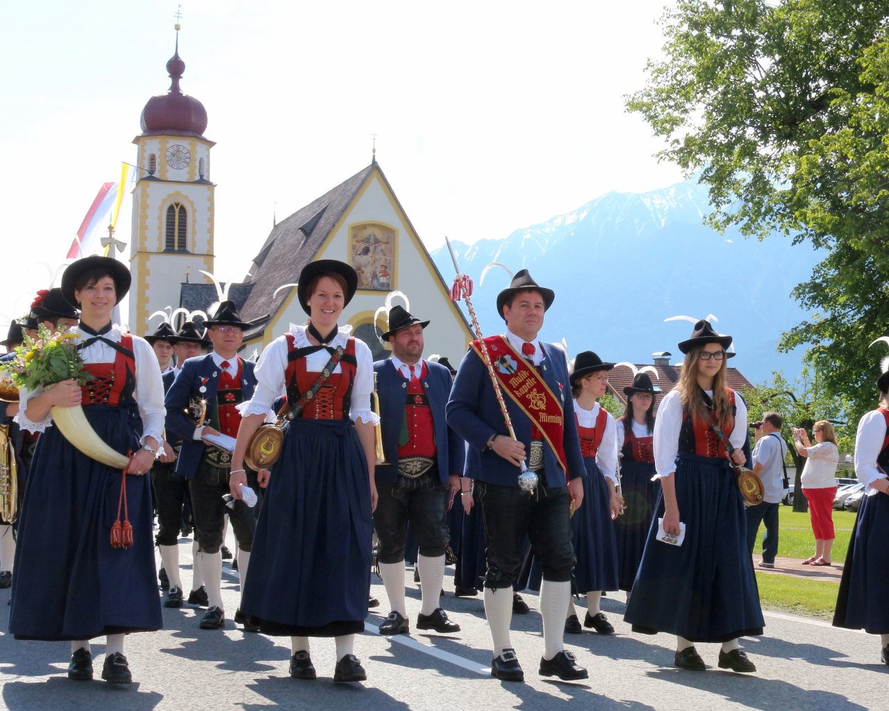 Herz-Jesu-Prozession in Barwies – Mit Frühschoppen im Helenengarten, Foto: Mieming-online.at